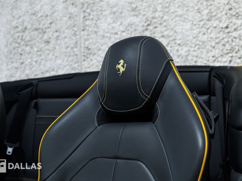 Used 2016 Ferrari California T RWD image 32