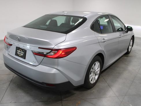 Used 2025 Toyota Camry LE FWD image 9