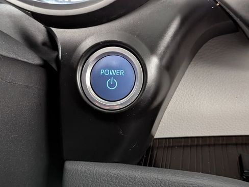 Used 2024 Toyota Sienna XLE image 27