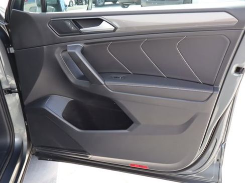 Used 2022 Volkswagen Tiguan SE image 27