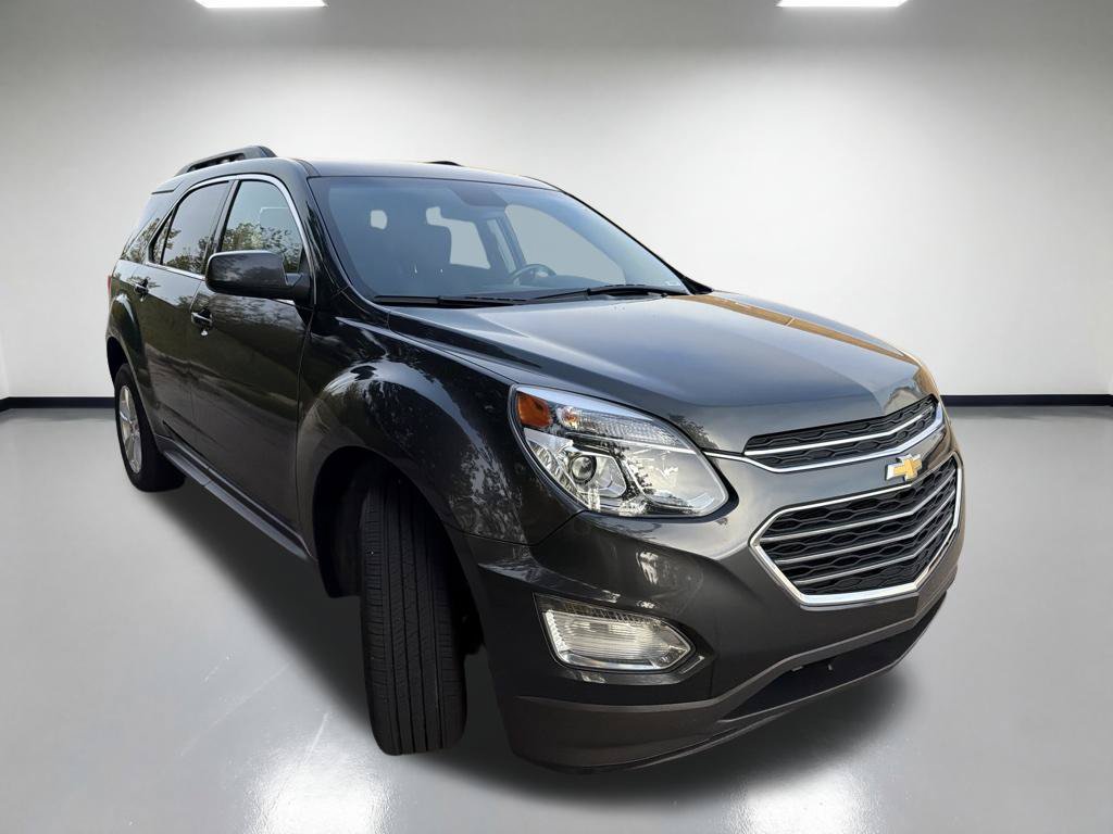 Used 2017 Chevrolet Equinox LT FWD image 2