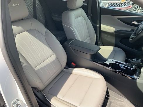 New 2025 Buick Envista Avenir image 27