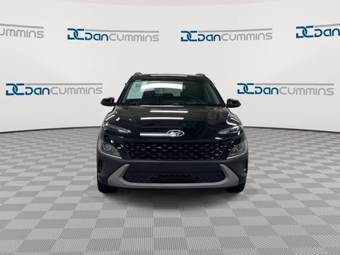 Used 2023 Hyundai Kona SEL AWD/4WD image 3