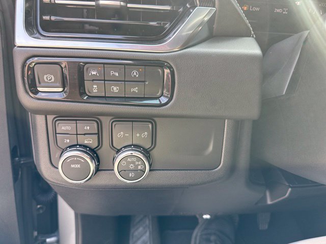 Used 2026 GMC Yukon Elevation AWD/4WD image 31