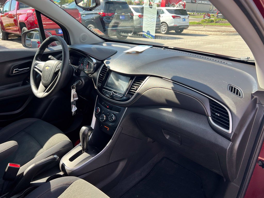 Used 2017 Chevrolet Trax LS FWD image 25