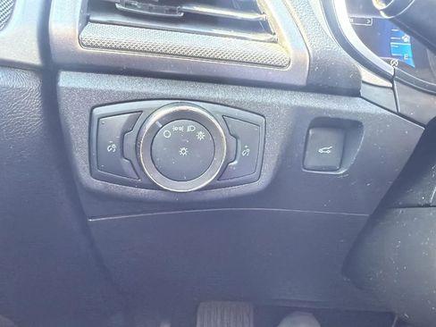 Used 2020 Ford Fusion SE FWD image 15
