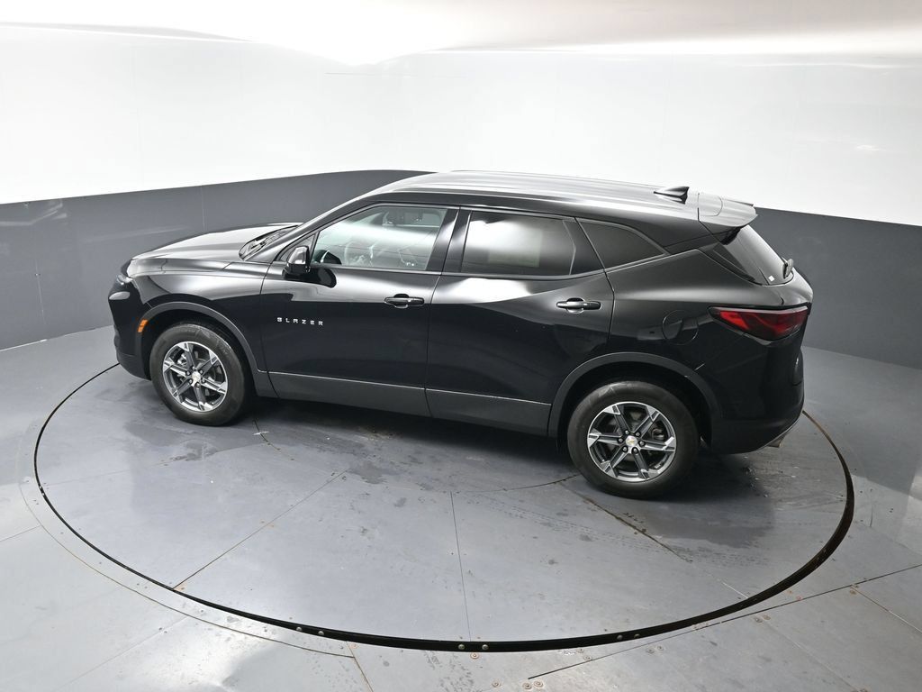 Used 2025 Chevrolet Blazer LT FWD image 44