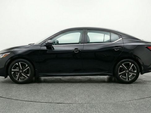 Used 2025 Nissan Sentra SV image 3