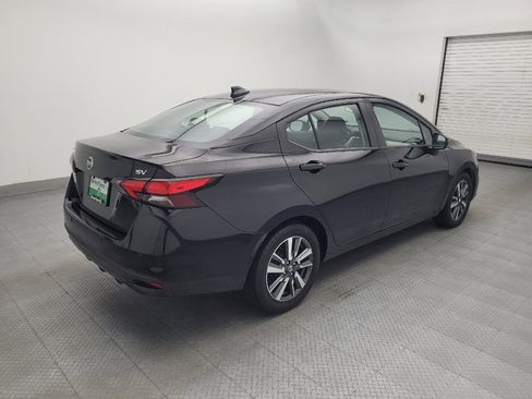 Used 2021 Nissan Versa SV FWD image 9