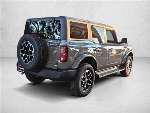 New 2025 Ford Bronco Outer Banks image 2