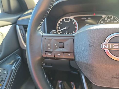 Used 2025 Nissan Rogue SV FWD image 22