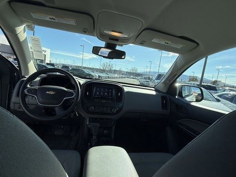 Used 2017 Ford Explorer Platinum image 2