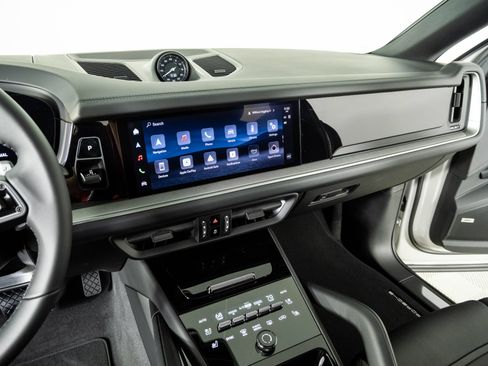 New 2026 Porsche Cayenne Coupe AWD/4WD image 13