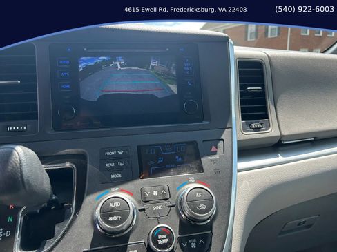 Used 2017 Toyota Sienna LE AWD/4WD image 15