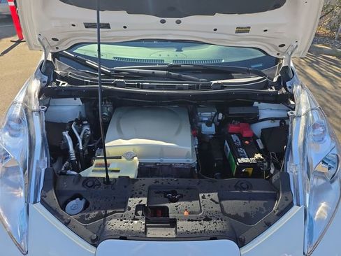 Used 2016 Nissan Leaf SV FWD image 28