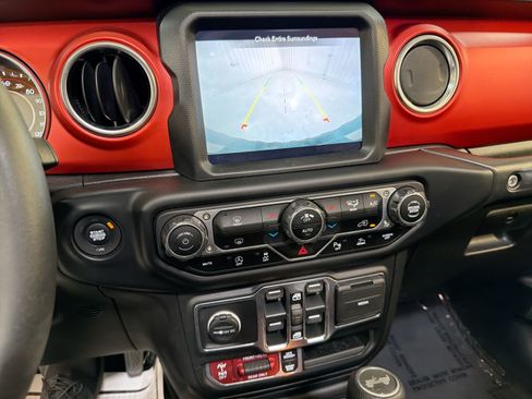 Used 2021 Jeep Wrangler Unlimited Rubicon image 18