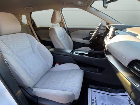 Used 2023 Nissan Rogue SV image 29