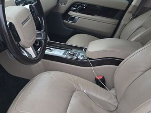 Used 2020 Land Rover Range Rover image 2