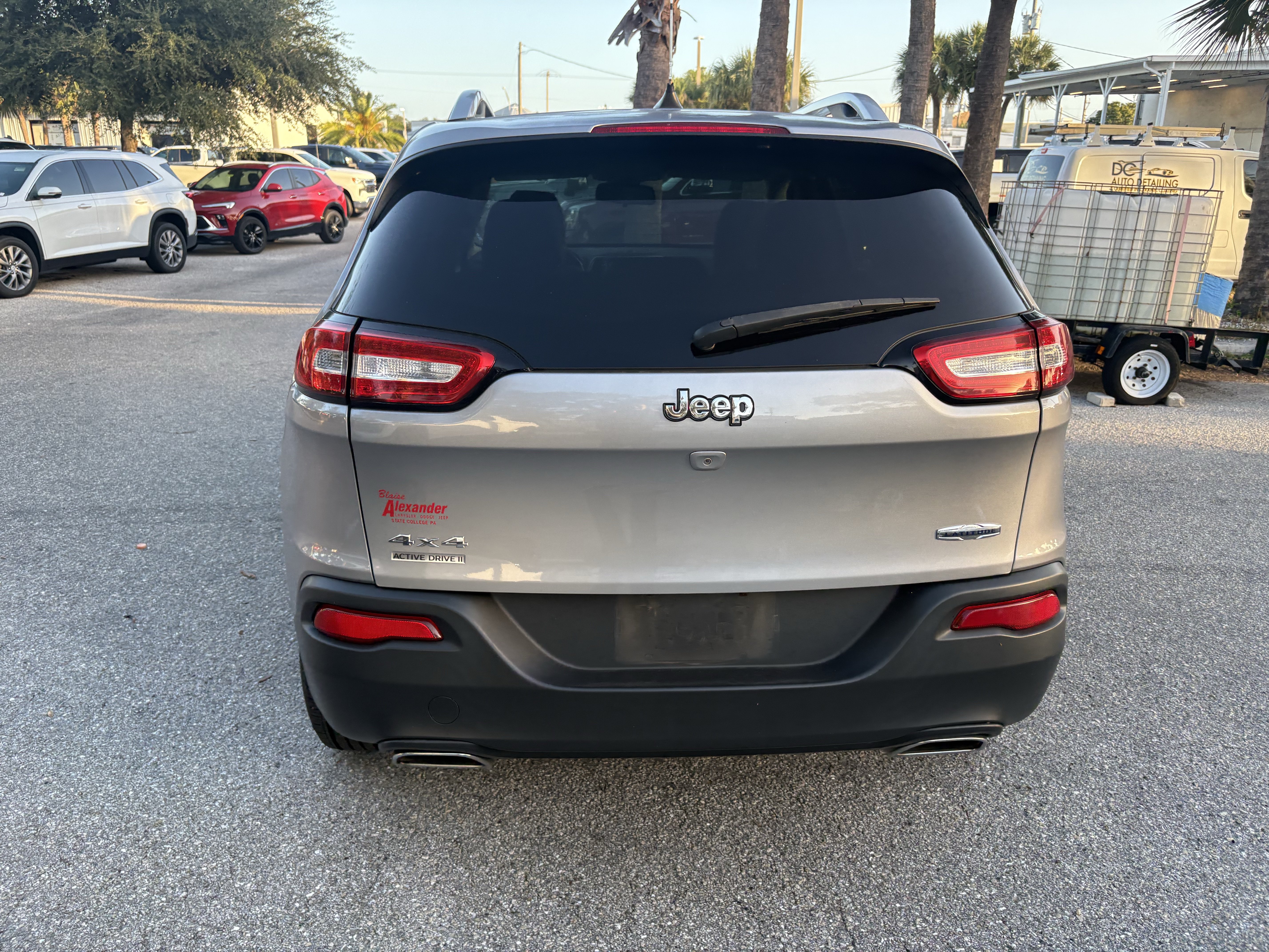 Used 2016 Jeep Cherokee Latitude w/ Comfort & Sound Group AWD/4WD image 6