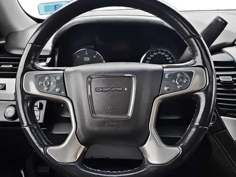 Used 2019 GMC Yukon XL Denali image 19