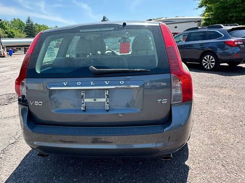 Used 2011 Volvo V50 T5 w/ Preferred Pkg FWD image 14