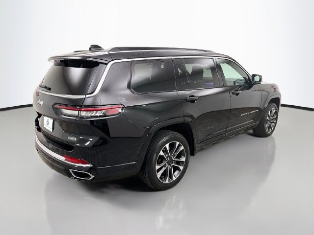 Used 2025 Jeep Grand Cherokee L Overland w/ Advanced Protech Group III AWD/4WD image 9