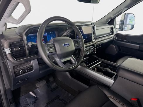Used 2026 Ford F250 Lariat w/ Lariat Premium Package AWD/4WD image 9