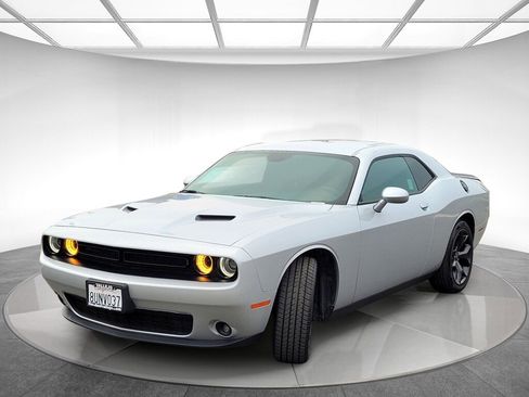 Used 2020 Dodge Challenger SXT w/ Blacktop Package image 7