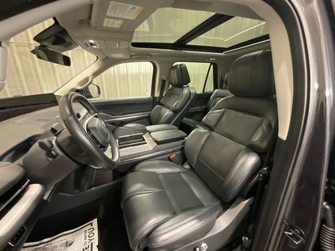 Used 2025 Lincoln Navigator L Reserve AWD/4WD image 19