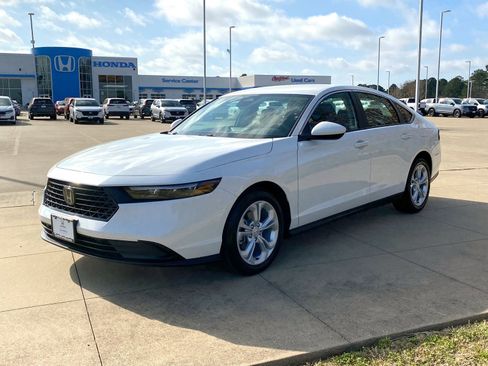 Used 2025 Honda Accord LX image 3