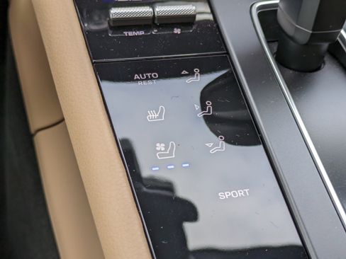 Used 2023 Porsche Macan image 29