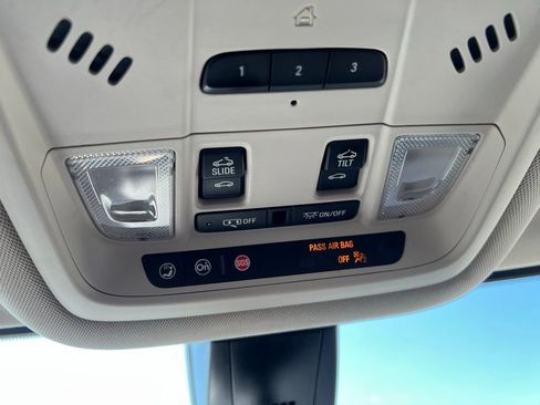 Used 2021 GMC Acadia Denali w/ Denali Ultimate Package image 19