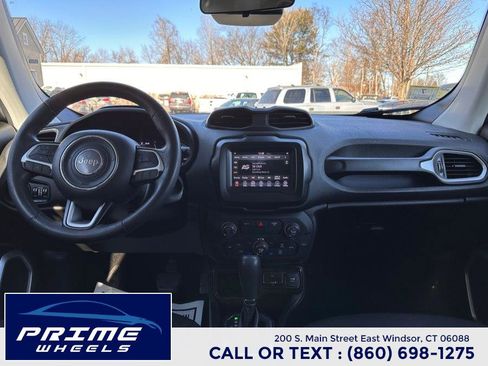 Used 2018 Jeep Renegade Latitude image 18