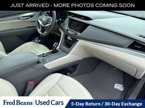 Used 2023 Cadillac XT5 Premium Luxury w/ Technology Package AWD/4WD image 14