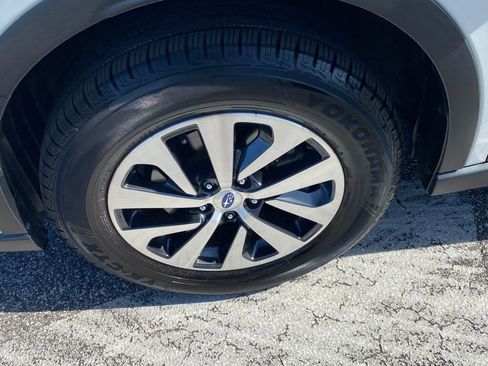 Used 2021 Subaru Outback Premium image 17