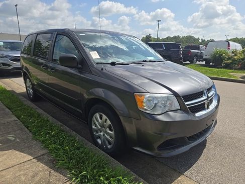 Used 2017 Dodge Grand Caravan SE w/ Power Window Group FWD image 2