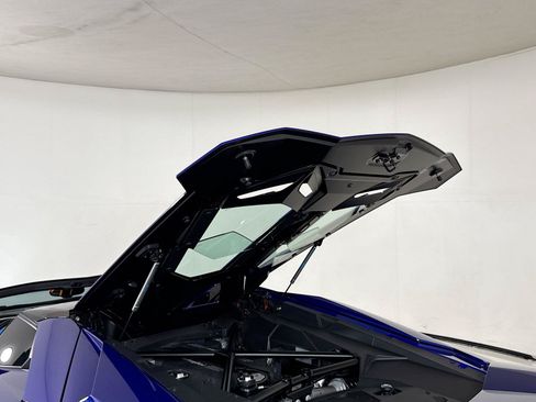 Used 2019 Lamborghini Aventador S AWD/4WD image 24