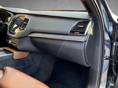 Used 2024 Volvo XC90 B6 Ultimate w/ Protection Package Premier image 27