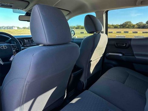 Used 2022 Toyota Tacoma SR5 image 17