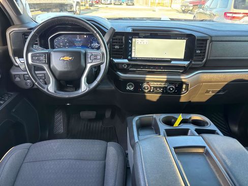 Used 2023 Chevrolet Silverado 1500 LT image 9