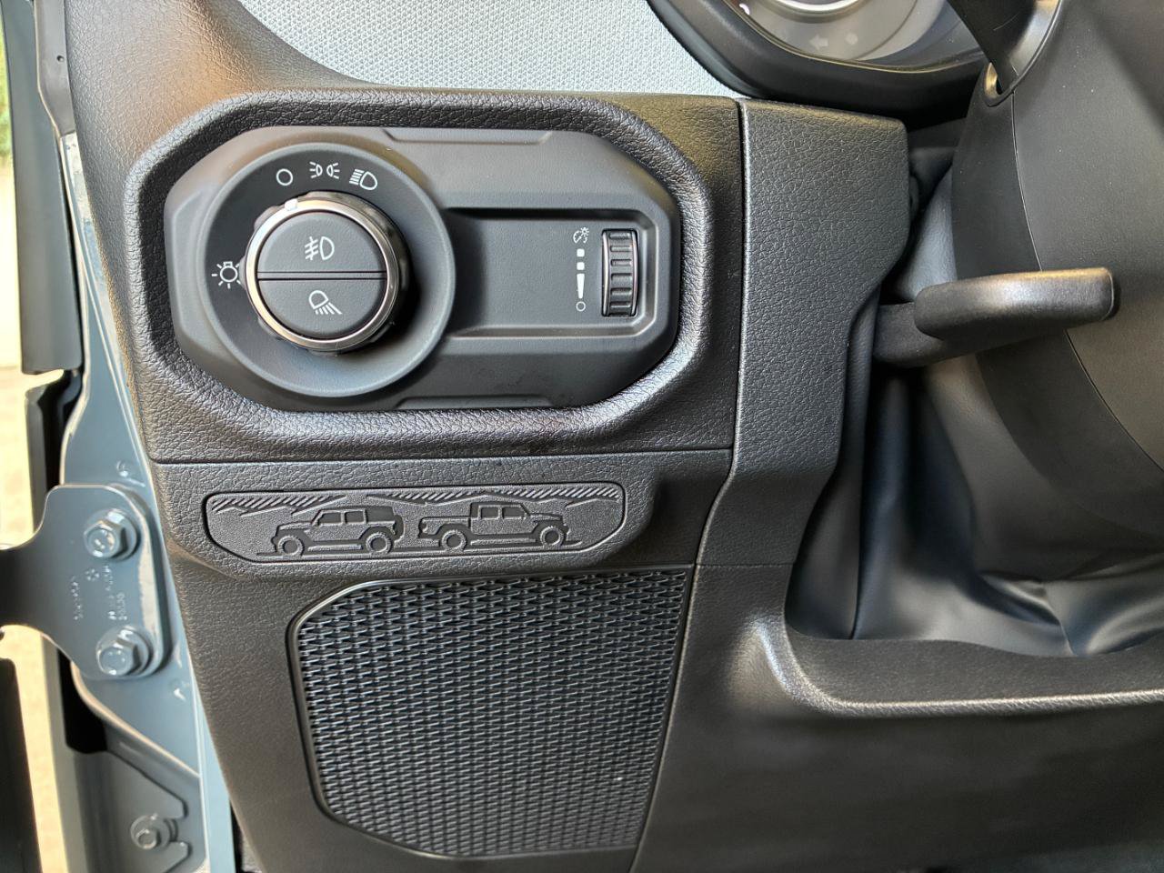 Used 2024 Jeep Gladiator Sport AWD/4WD image 21