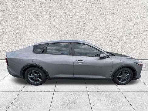 Used 2025 Kia K4 FWD image 2