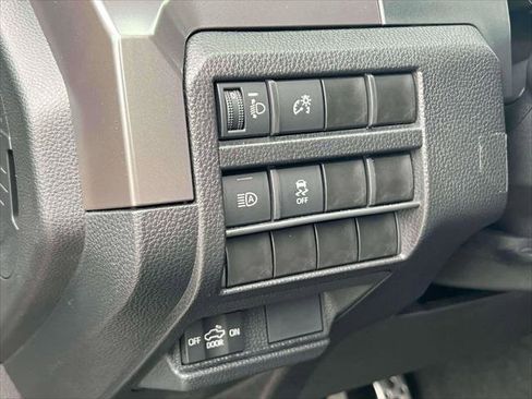 Used 2025 Toyota Tacoma TRD Sport image 19