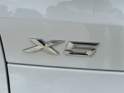 Used 2024 BMW X5 xDrive40i w/ M Sport Package image 10