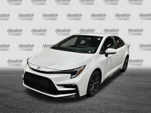Used 2026 Toyota Corolla SE FWD image 5