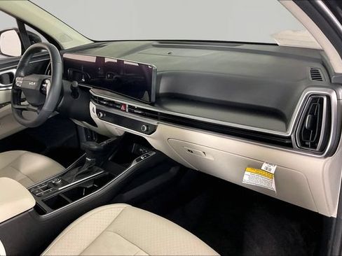 Certified 2026 Kia Sorento EX FWD image 23