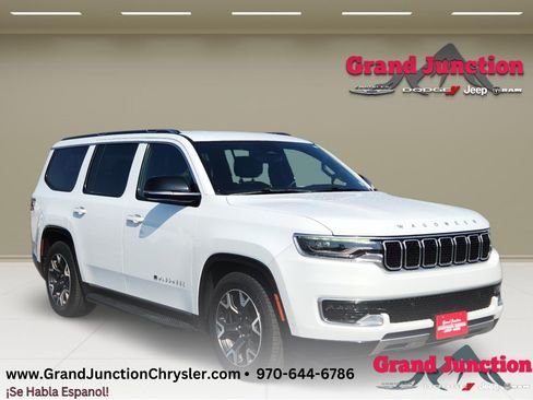 Used 2023 Jeep Wagoneer Series III w/ Preferred Equipment Group AWD/4WD image 1