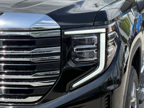 New 2026 GMC Sierra 1500 SLT image 8