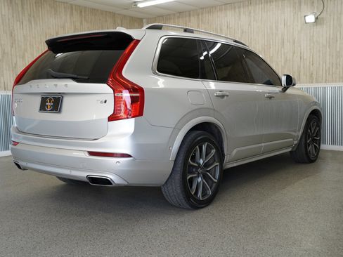Used 2017 Volvo XC90 T6 Momentum w/ Vision Package image 10