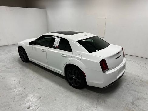Used 2023 Chrysler 300 S image 4